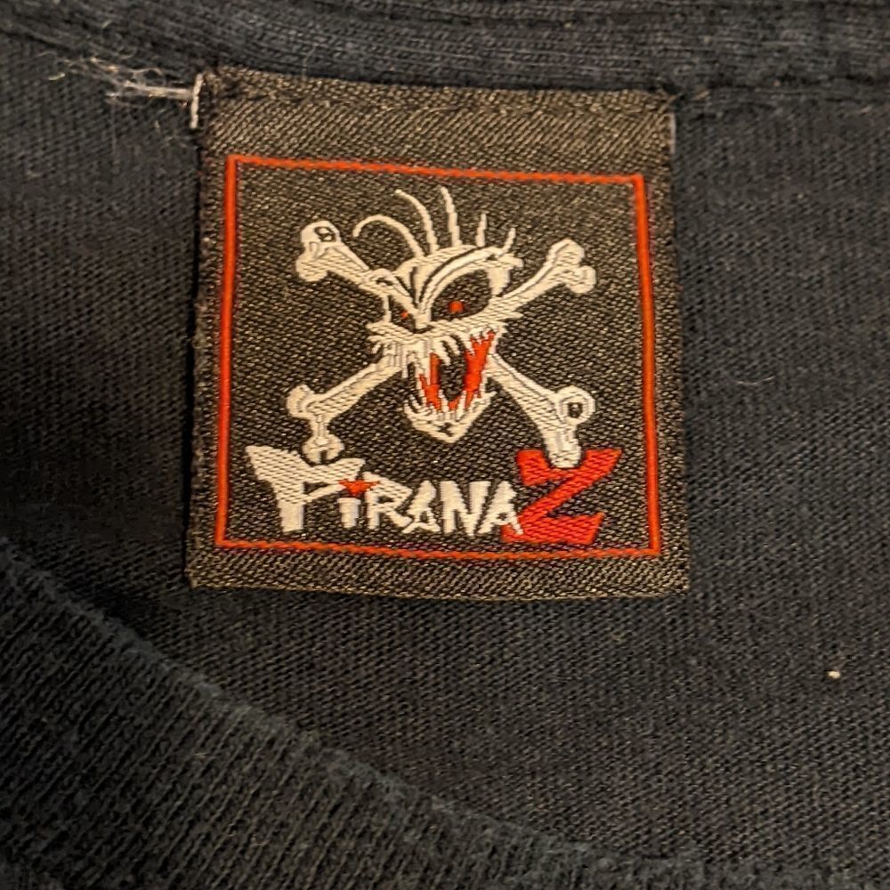 PIRANAZ Man shirt size XL black with red color